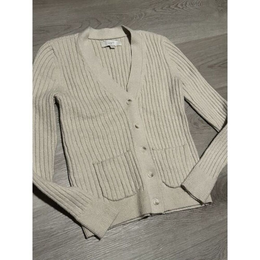 LOFT V-Neck Ribbed Long Sleeve Big Buttoned Cardigan XS Beige Cardigan